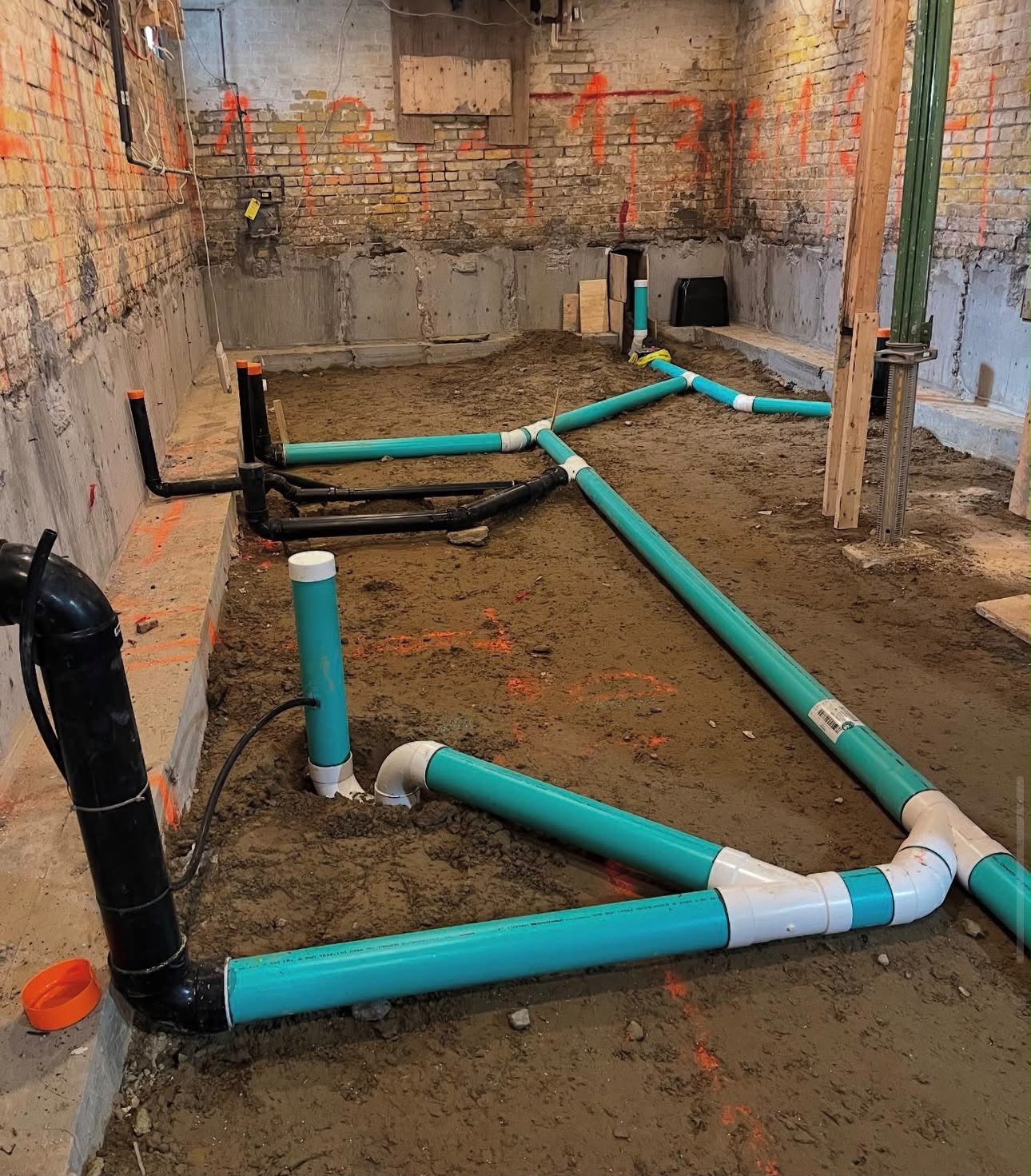 Commercial drain lines with cleanout access